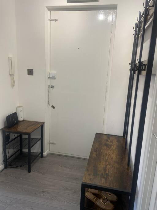 Grays Serviced Apartment Stifford ภายนอก รูปภาพ