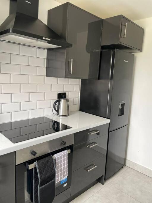Grays Serviced Apartment Stifford ภายนอก รูปภาพ
